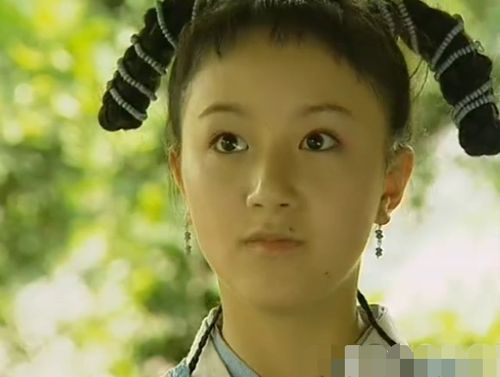 《机灵小不懂》中姜鸿扮演惜缘,可能凤姐是个粉红少女控,不仅她自己